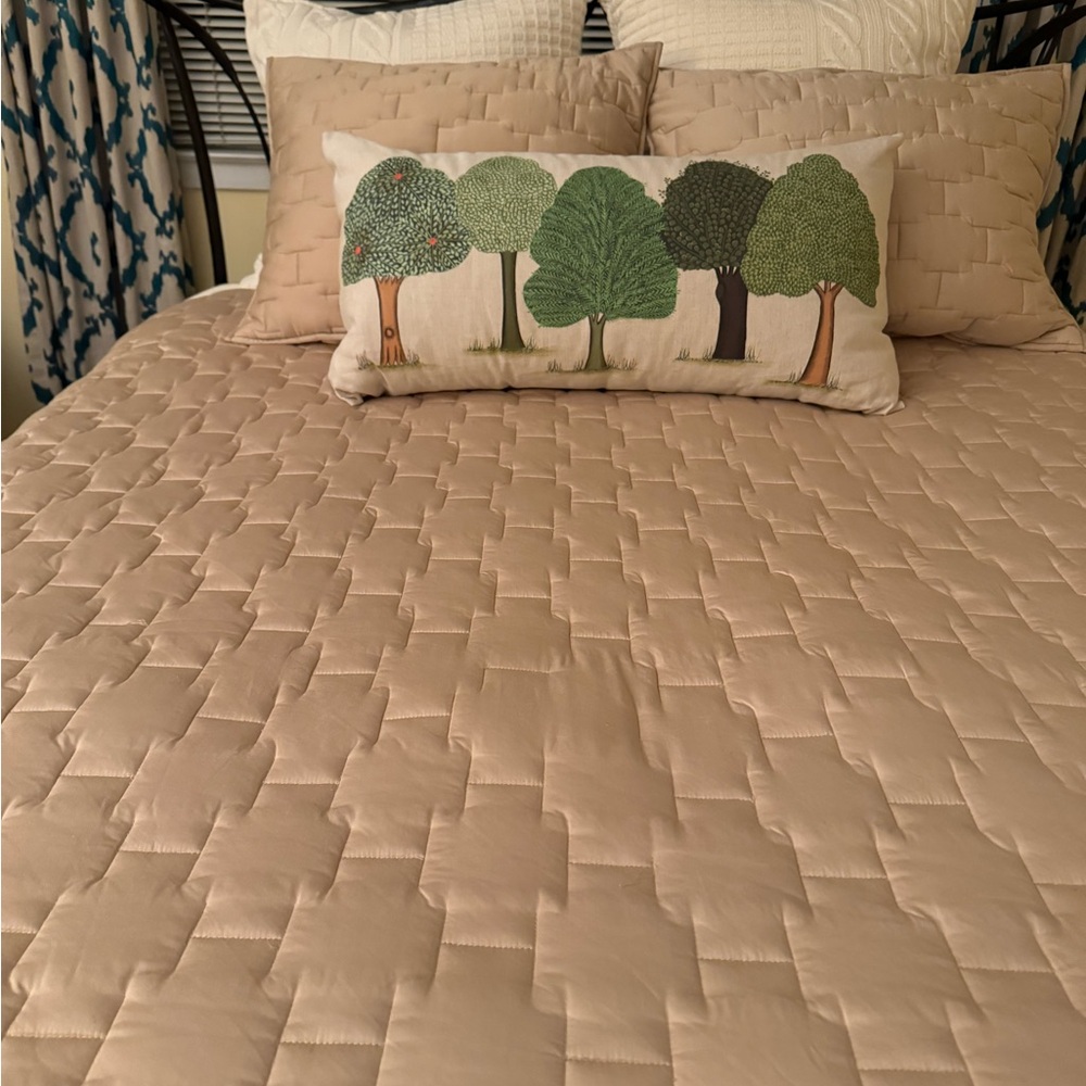 Brand new Crate & Barrel golden tan quilt with 2 standard sized shams - Picture 2 of 7